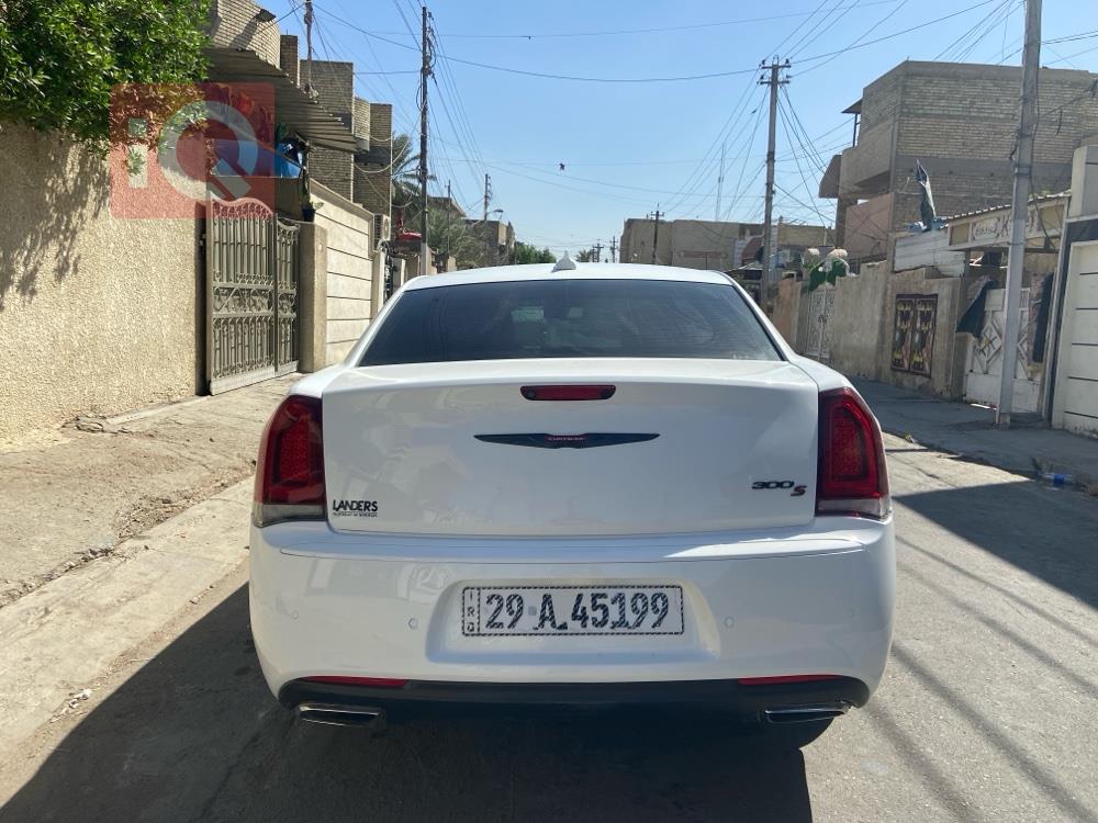 کرایسلەر 300